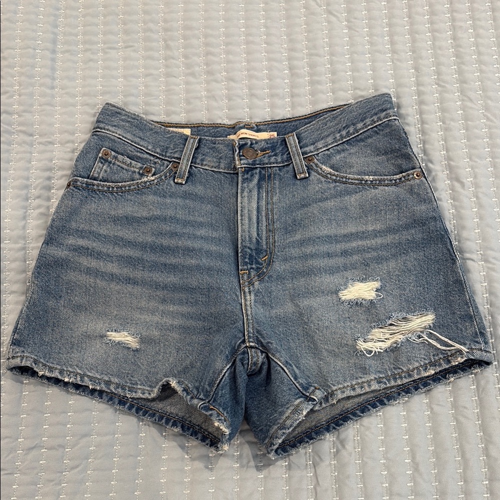 Levi’s 80s Mom Short